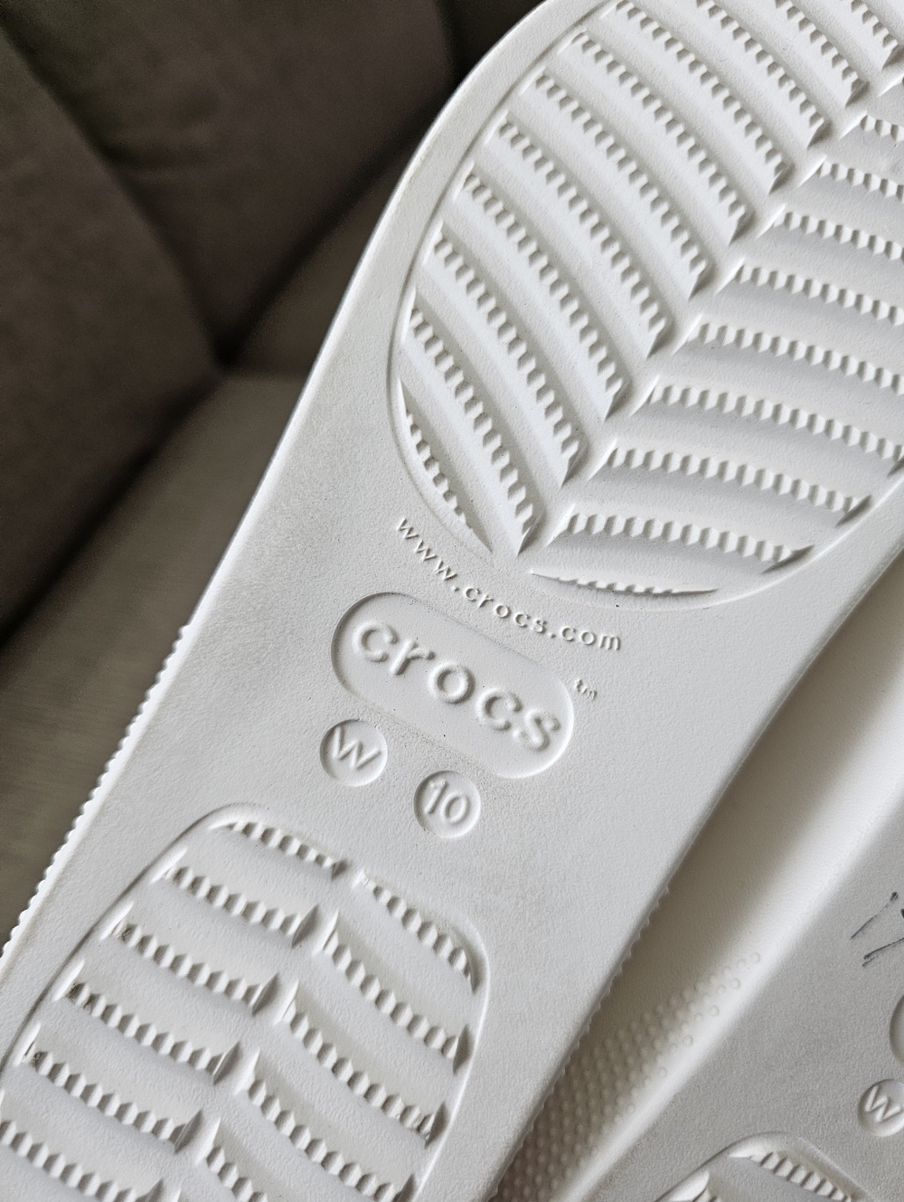 Crocs Classic Platform Slide - Picture 7 of 8